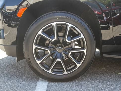 Used 2024 Chevrolet Suburban RST w/ Luxury Package RWD image 13