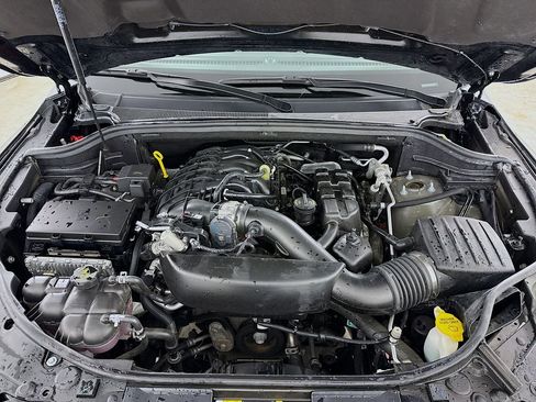 Used 2025 Dodge Durango GT AWD/4WD image 31