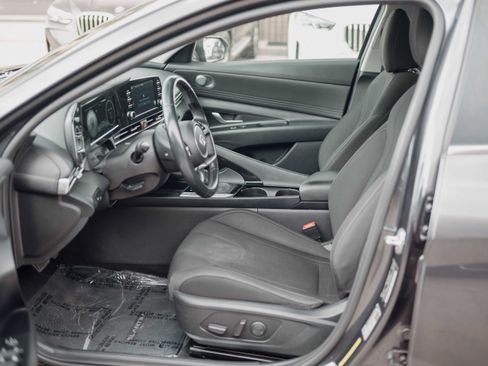 Used 2021 Hyundai Elantra SEL w/ Convenience + Premium Package FWD image 6