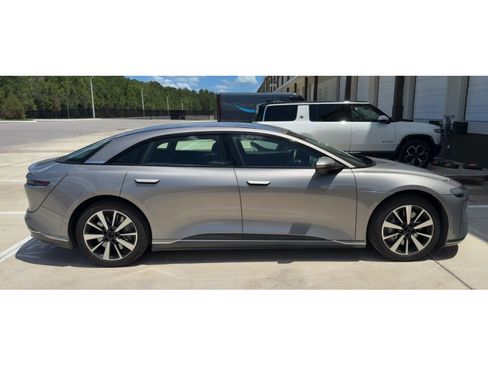 Used 2025 Lucid Air Pure RWD image 3