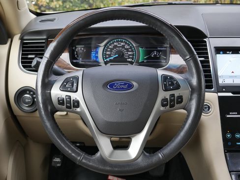 Used 2017 Ford Taurus Limited image 8