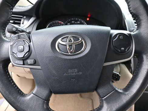 Used 2012 Toyota Camry XLE image 16