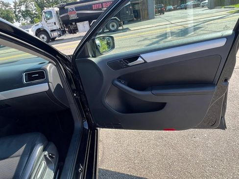 Used 2014 Volkswagen Jetta SE FWD image 27