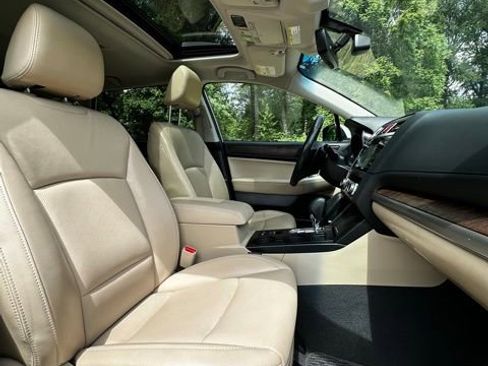Used 2017 Subaru Outback 3.6R Limited AWD/4WD image 23