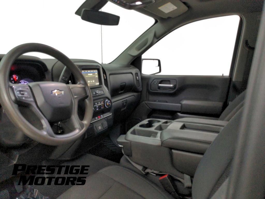 Used 2019 Chevrolet Silverado 1500 Custom w/ Custom Value Package AWD/4WD image 16