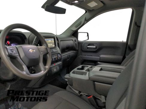 Used 2019 Chevrolet Silverado 1500 Custom w/ Custom Value Package AWD/4WD image 16