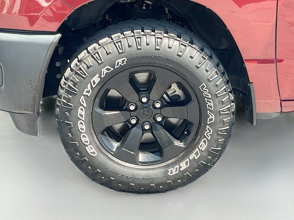 Used 2025 RAM 1500 Warlock AWD/4WD image 29