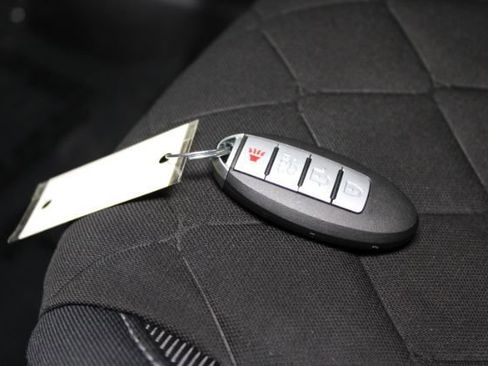 Used 2020 Nissan Kicks S image 13