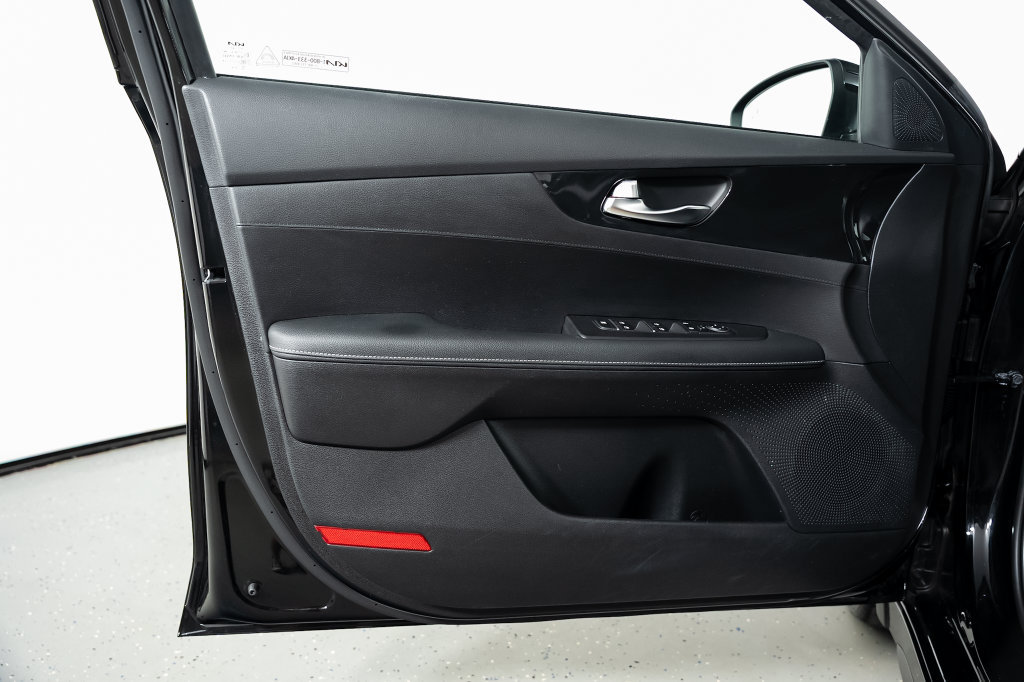Used 2023 Kia Forte GT-Line FWD image 32
