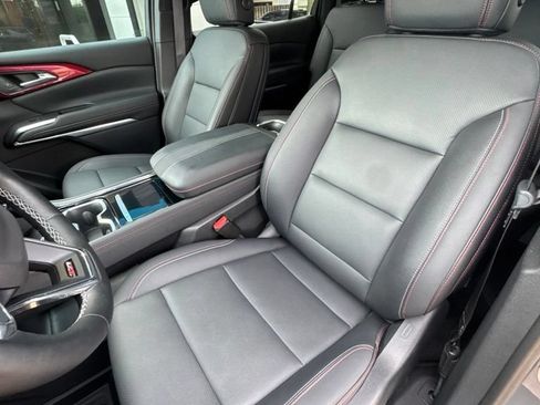 Used 2024 Chevrolet Traverse Z71 w/ LPO, Floor Liner Package AWD/4WD image 15