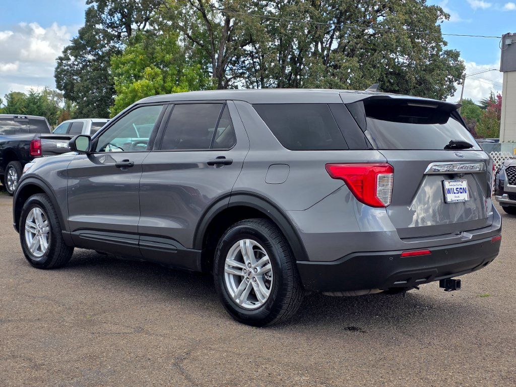 Used 2022 Ford Explorer 4WD image 2