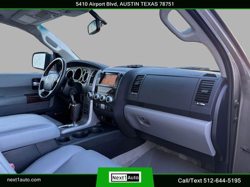 Used 2011 Toyota Sequoia Platinum image 29