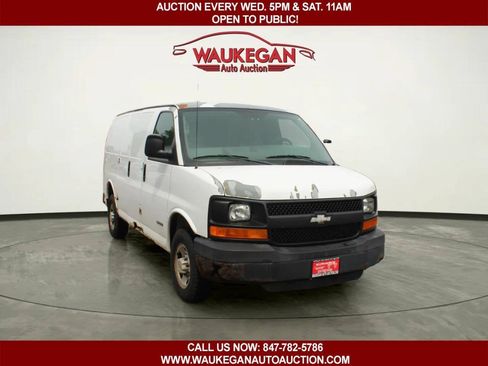 Used 2005 Chevrolet Express 2500 RWD image 3