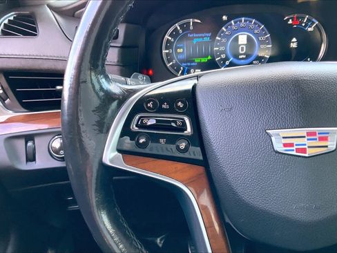 Used 2017 Cadillac Escalade ESV Premium Luxury image 23