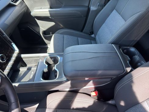 Used 2025 GMC Acadia Elevation image 20