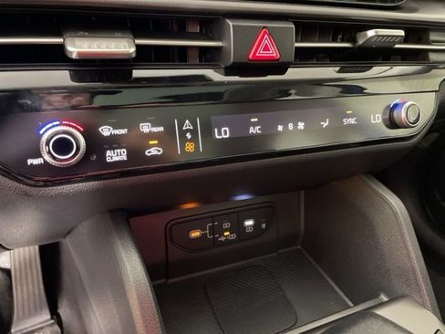 New 2026 Kia Sportage EX w/ EX Panorama Roof Package image 31