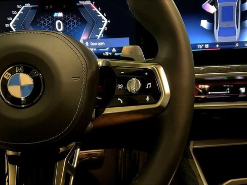 Certified 2025 BMW 760i xDrive w/ Executive Package image 24