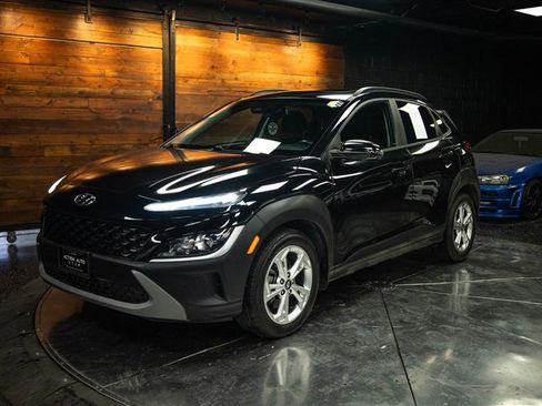 Used 2022 Hyundai Kona SEL w/ Convenience Package AWD/4WD image 2