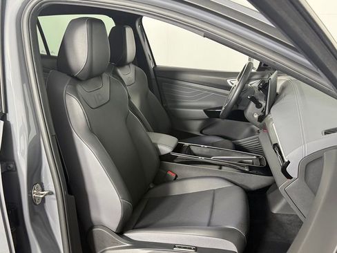 Used 2023 Volkswagen ID.4 Pro S RWD image 30