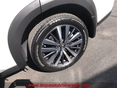 Used 2022 Nissan Pathfinder Platinum w/ Cargo Package FWD image 26