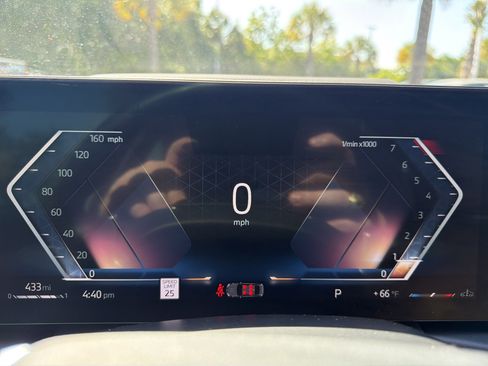 Certified 2023 BMW 330i xDrive Sedan w/ Premium Package AWD/4WD image 21