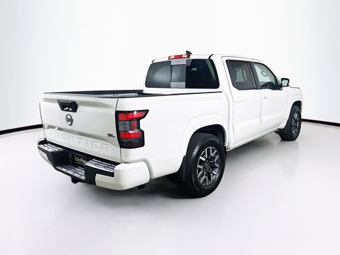 Used 2024 Nissan Frontier SL image 9