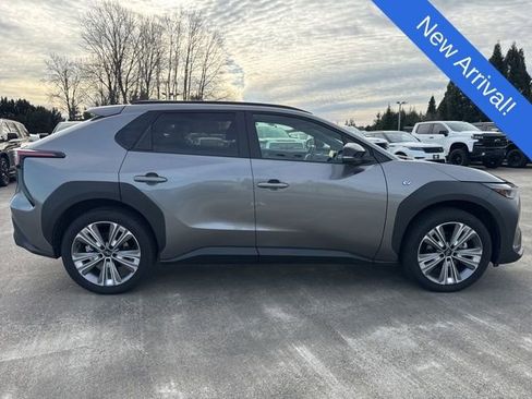 Used 2025 Subaru Solterra Limited image 8