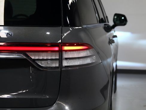 Used 2021 Lincoln Aviator Black Label w/ Dynamic Handling Package image 14