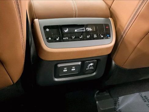 New 2026 Nissan Pathfinder Platinum image 21