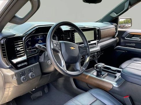 Used 2023 Chevrolet Silverado 1500 High Country w/ Technology Package AWD/4WD image 12
