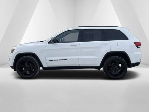 Used 2018 Jeep Grand Cherokee Laredo image 4