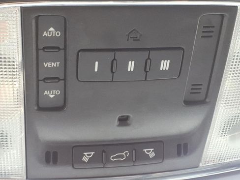 Used 2022 Jeep Grand Cherokee Limited AWD/4WD image 27