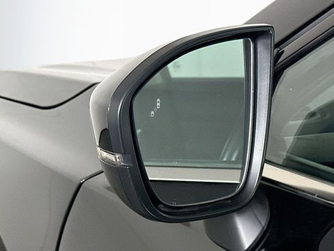 Used 2024 Nissan Pathfinder SV image 16