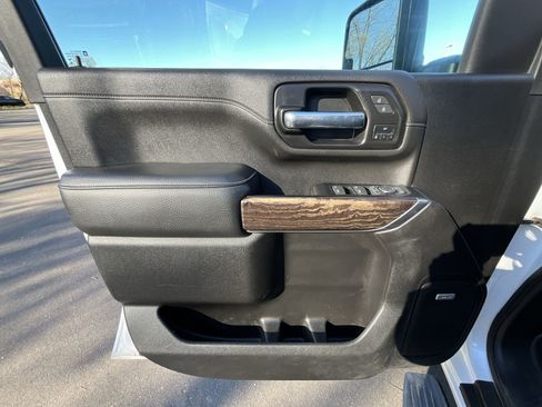 Certified 2022 GMC Sierra 3500 Denali w/ Denali Ultimate Package image 23