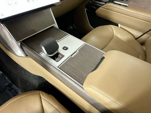 Certified 2025 Land Rover Range Rover SE AWD/4WD image 14