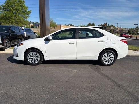Used 2019 Toyota Corolla LE image 4