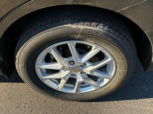 Used 2024 Chevrolet Equinox LT image 14