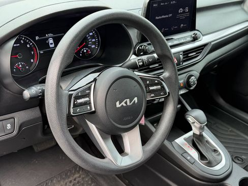 Used 2023 Kia Forte LXS FWD image 13