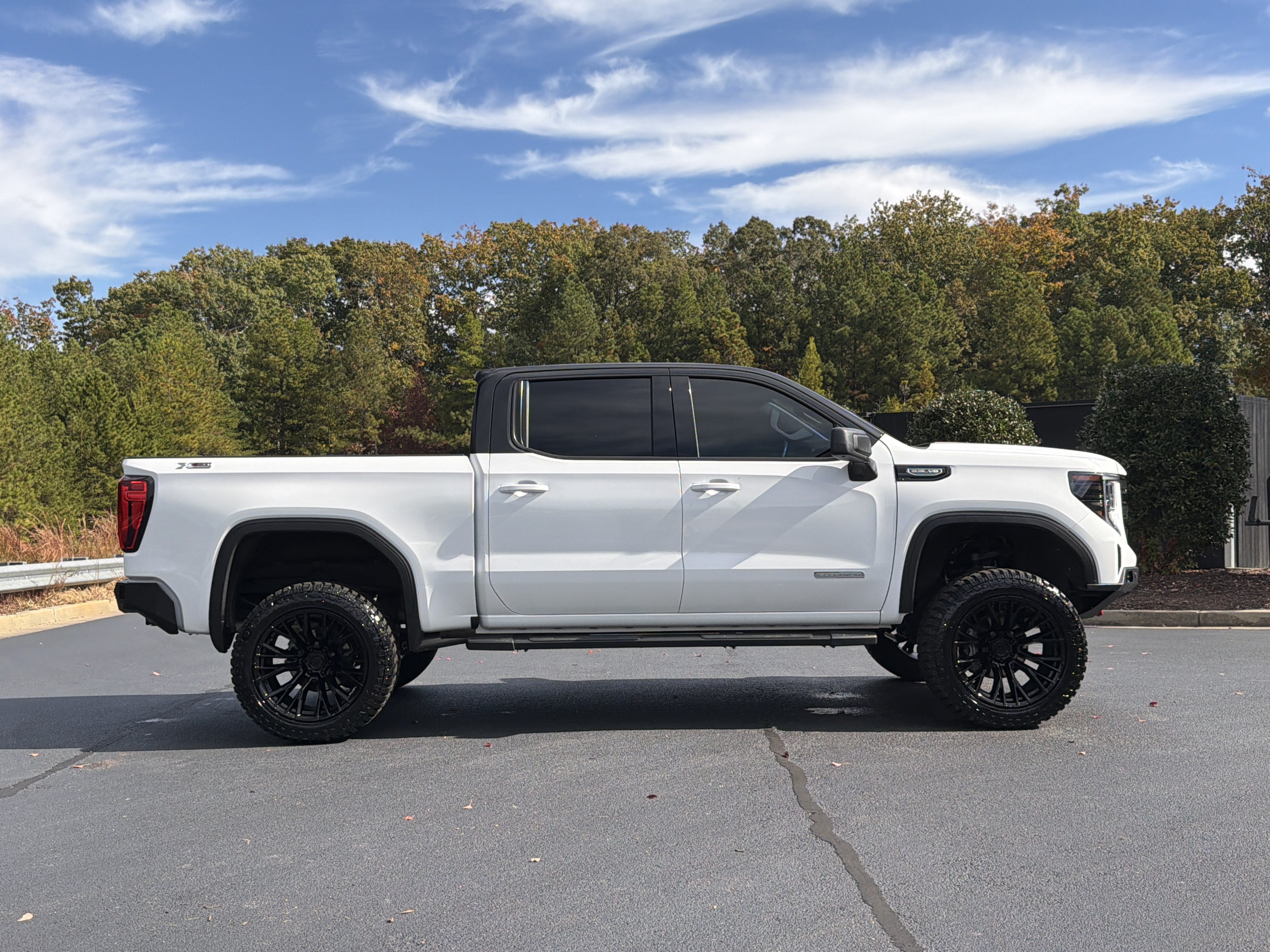 Used 2025 GMC Sierra 1500 Elevation AWD/4WD image 5