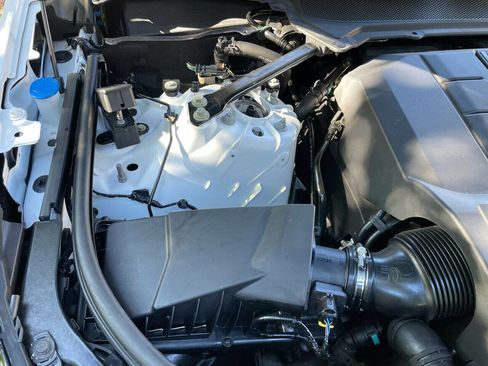 Used 2020 Land Rover Discovery SE image 32