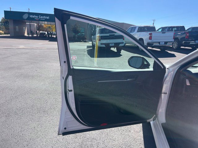 Used 2026 Toyota Camry LE FWD image 28