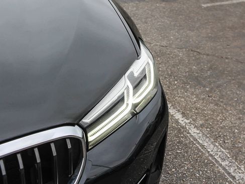 Used 2021 BMW 530i w/ Convenience Package RWD image 10