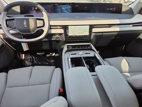 New 2026 Lincoln Navigator Reserve AWD/4WD image 5