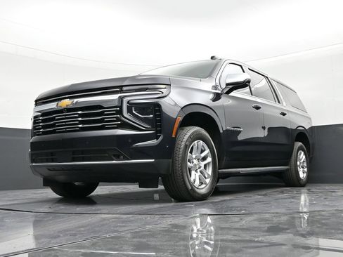 Certified 2025 Chevrolet Suburban Premier image 20