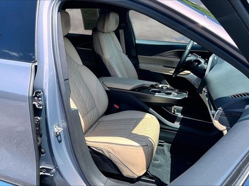 Certified 2025 Cadillac Lyriq Luxury w/ Nappa Leather Package AWD/4WD image 29