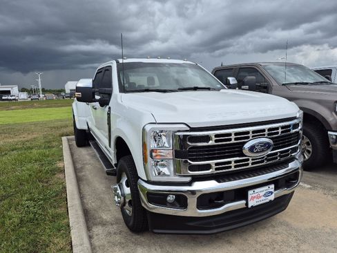Used 2025 Ford F350 XLT w/ 360-Degree Camera Package AWD/4WD image 13