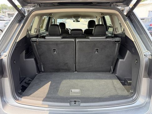 Used 2025 Volkswagen Atlas SE FWD image 24