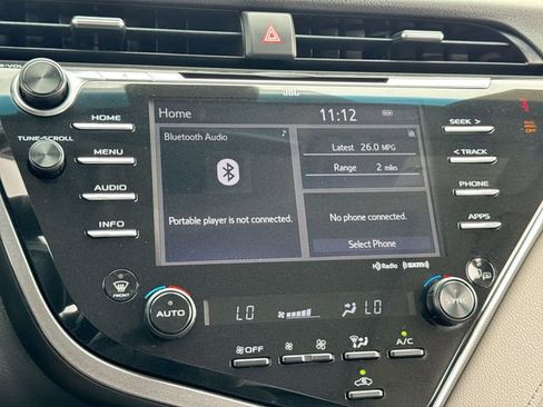 Used 2018 Toyota Camry XSE FWD image 16