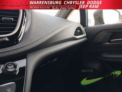 New 2026 Chrysler Pacifica Select image 25