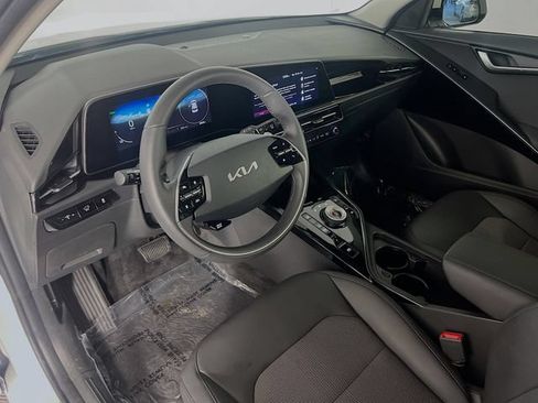 Used 2025 Kia Niro Wind w/ Wind Preserve Package FWD image 11